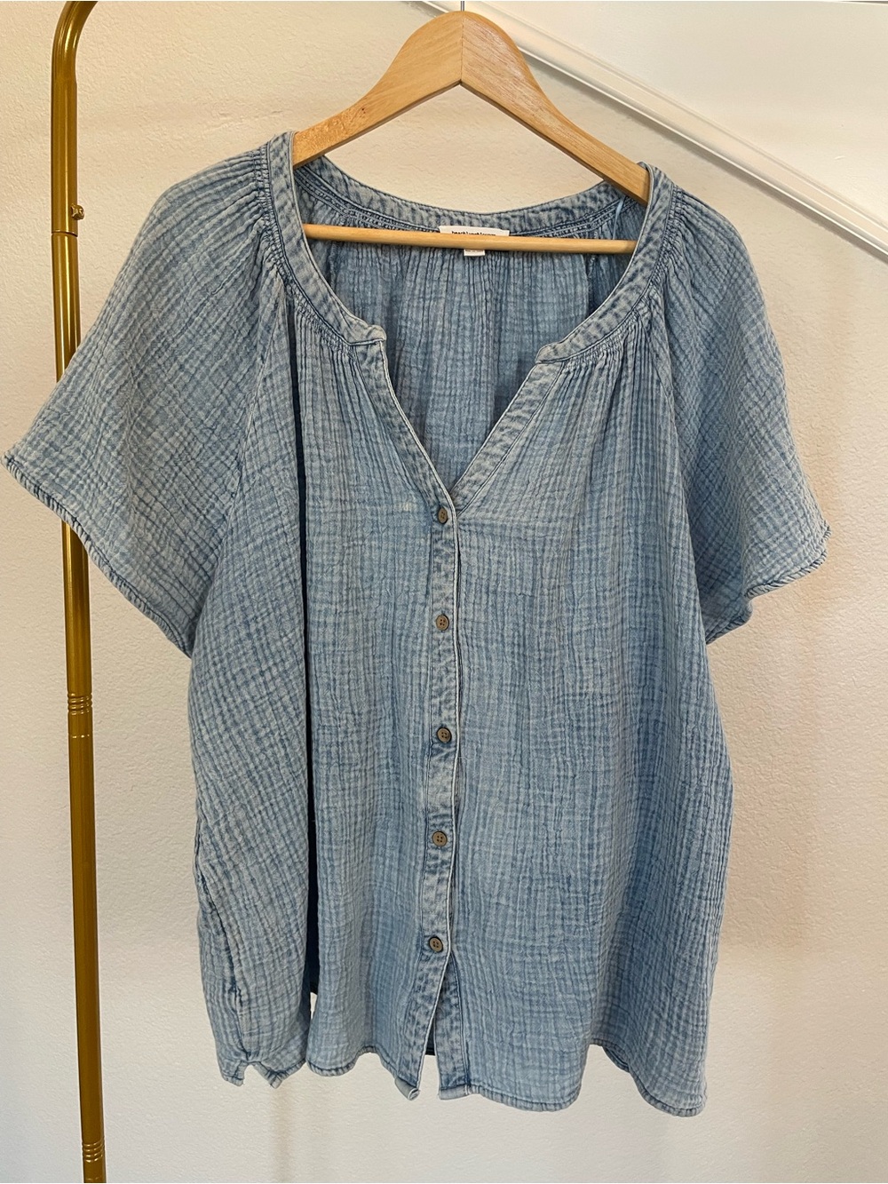 beachlunchlounge Light Blue Button-Front Gauze Blouse
